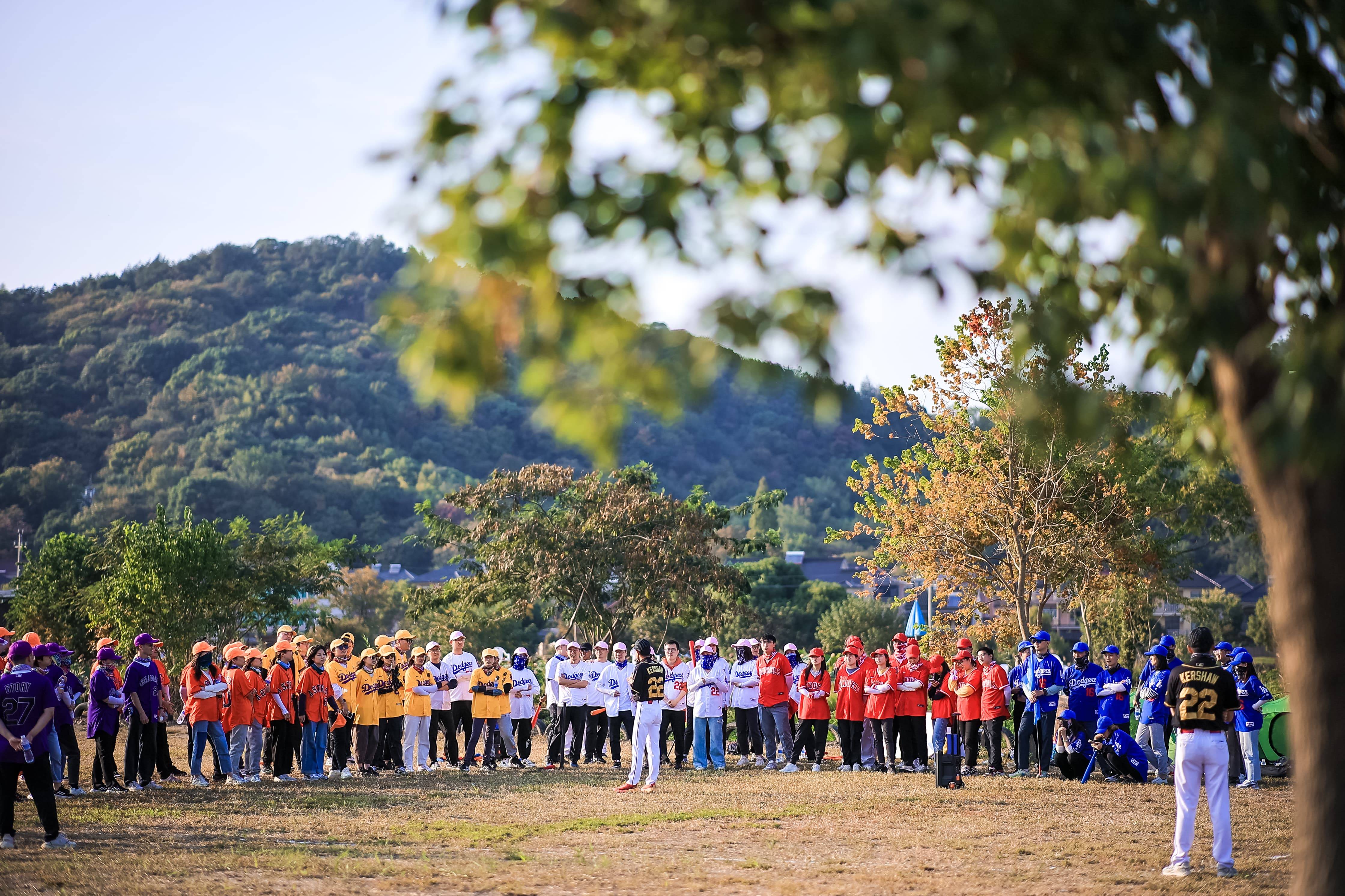 户外运动方案定制专家红色团建户外运动员活动全流程服务推荐新葡京娱乐场app苏州核舟企业管理咨询有限公司：团建活动(图2)